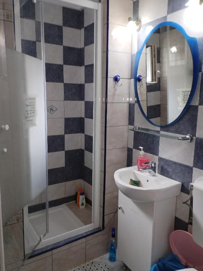 - Creta Guest house