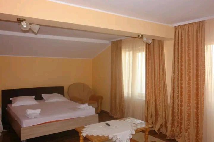 - Creta * Navodari